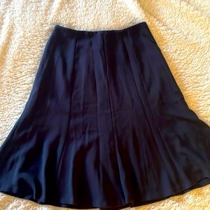 Ann Taylor Navy Knee-Length mid-rise skirt size 2